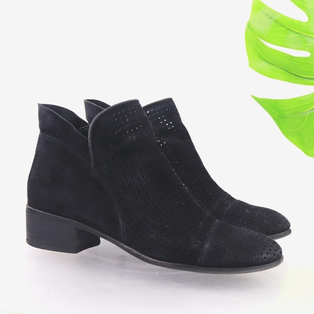 Sam Edelman Womens Pamina Boots Size 6 Black Suede Low Heel Perforated Booties